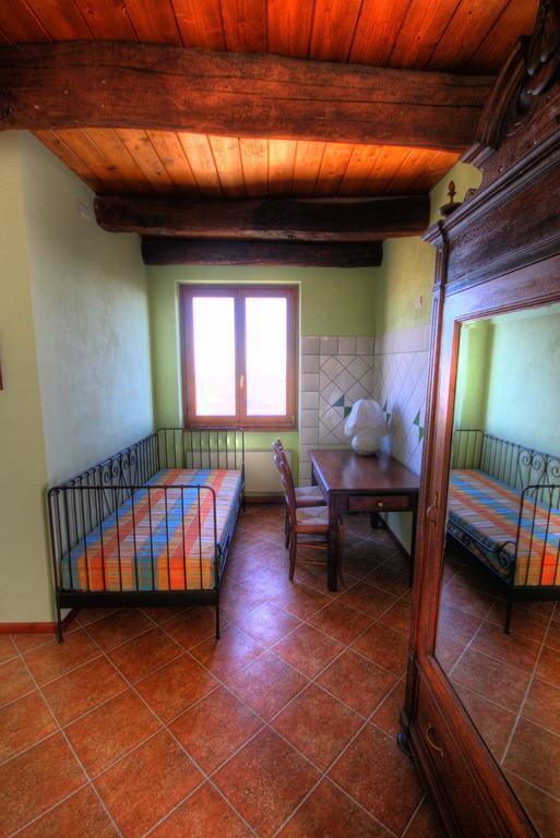 Azienda Agrituristica Alcastle Montabone Buitenkant foto
